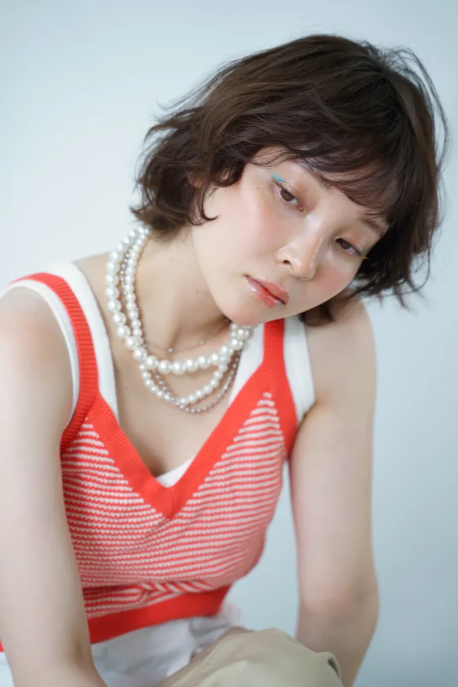 美容室モデル撮影、ショートヘアのスタイル写真、正面カット